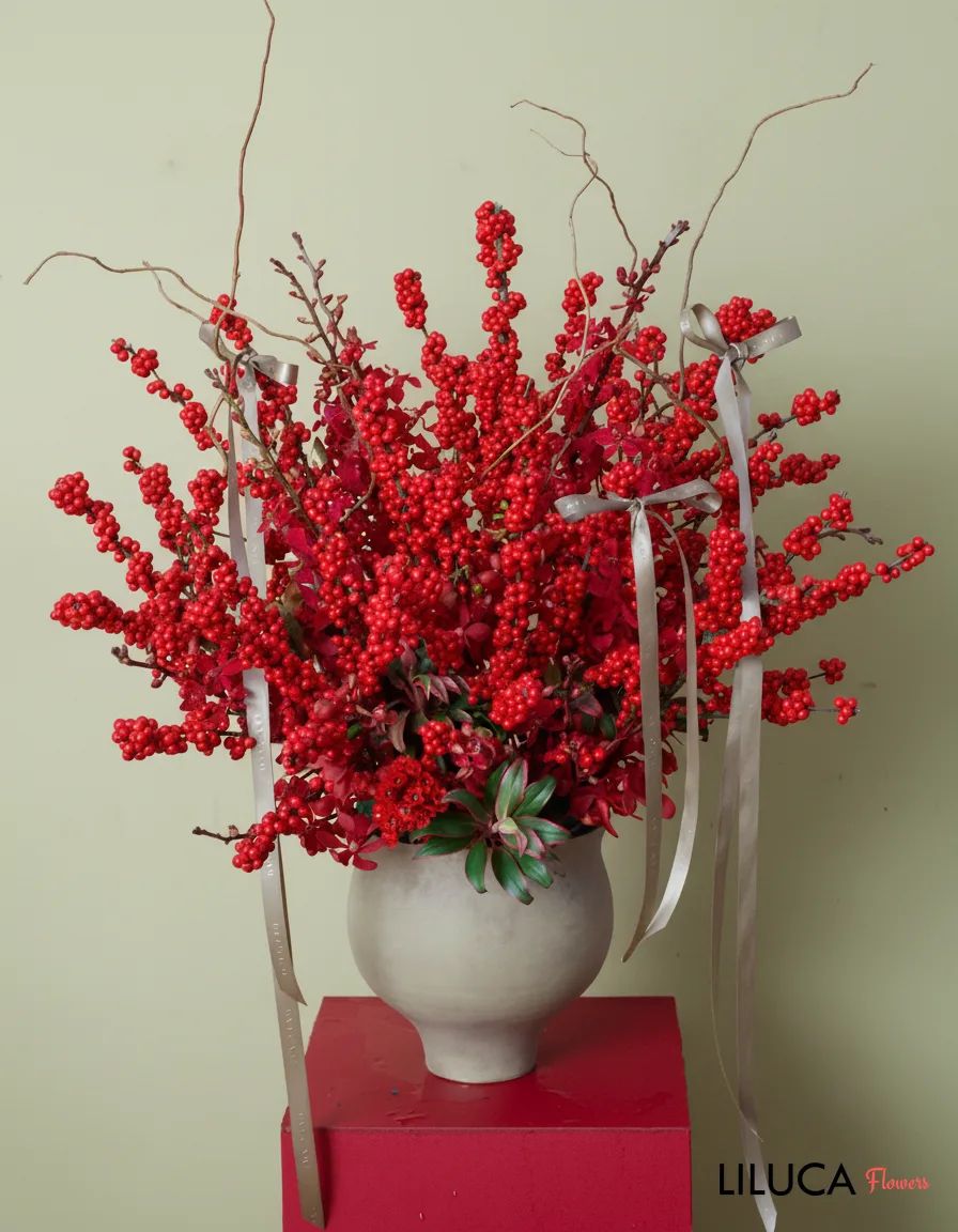 Bình đào đông đỏ Winter Berry Glow
