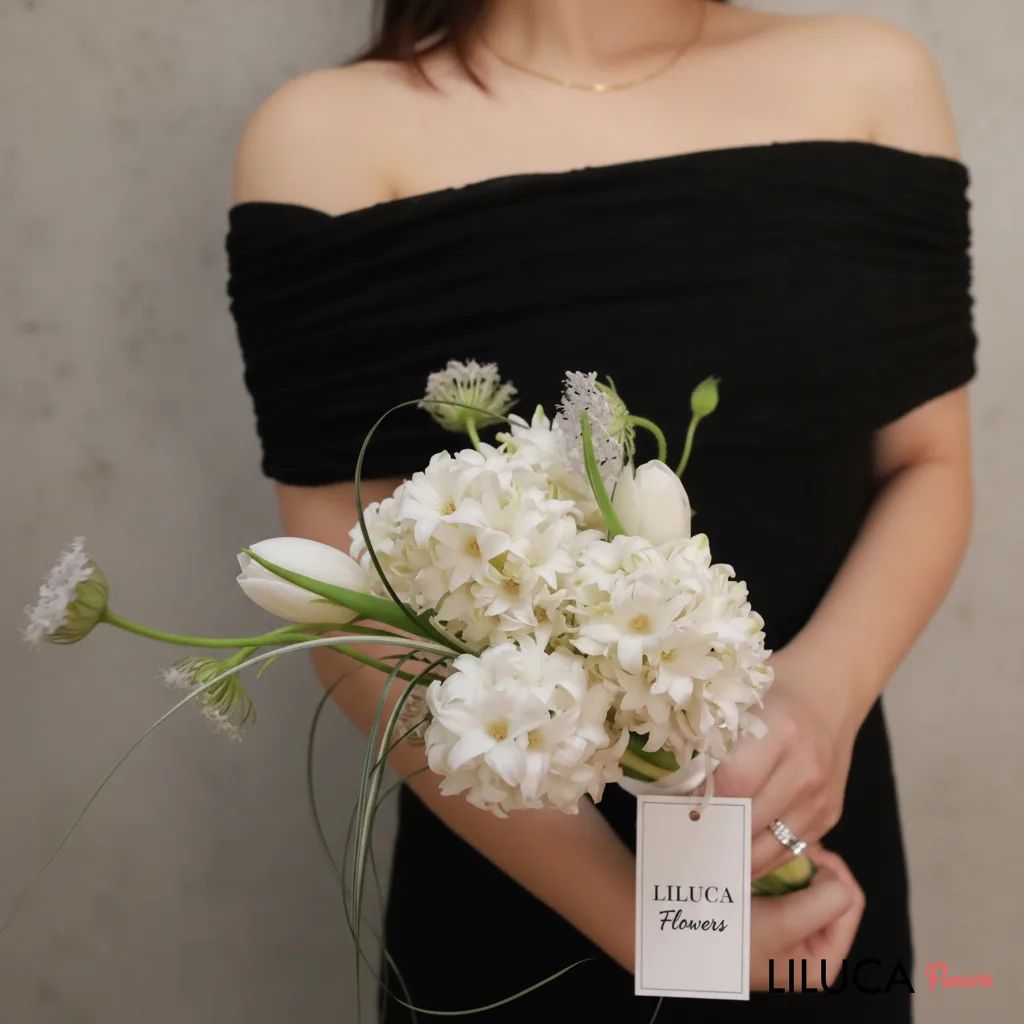 Bó dạ lan hương mix tulip trắng Pure Elegance