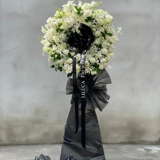Kệ hồng mix lan trắng Eternal Peace