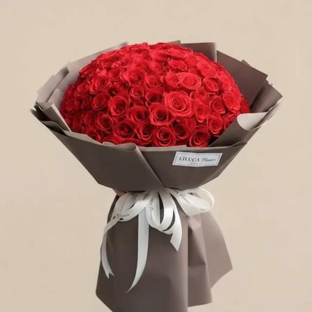 Bó Hoa Rực Rỡ